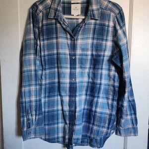 American Eagle Outfitters Blue Plaid Long Sleeve Button-Down Shirt